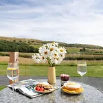Longlands * Cartmel